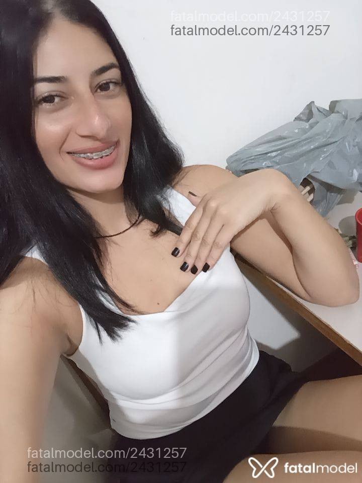 Acompanhante mulher morena (o) de olhos castanhos em Rio Verde - Larissa Gouvêia