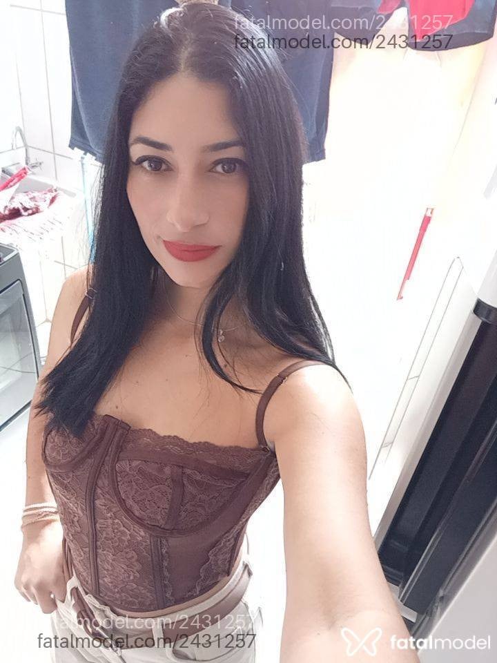 Acompanhante mulher morena (o) de olhos castanhos em Rio Verde - Larissa Gouvêia