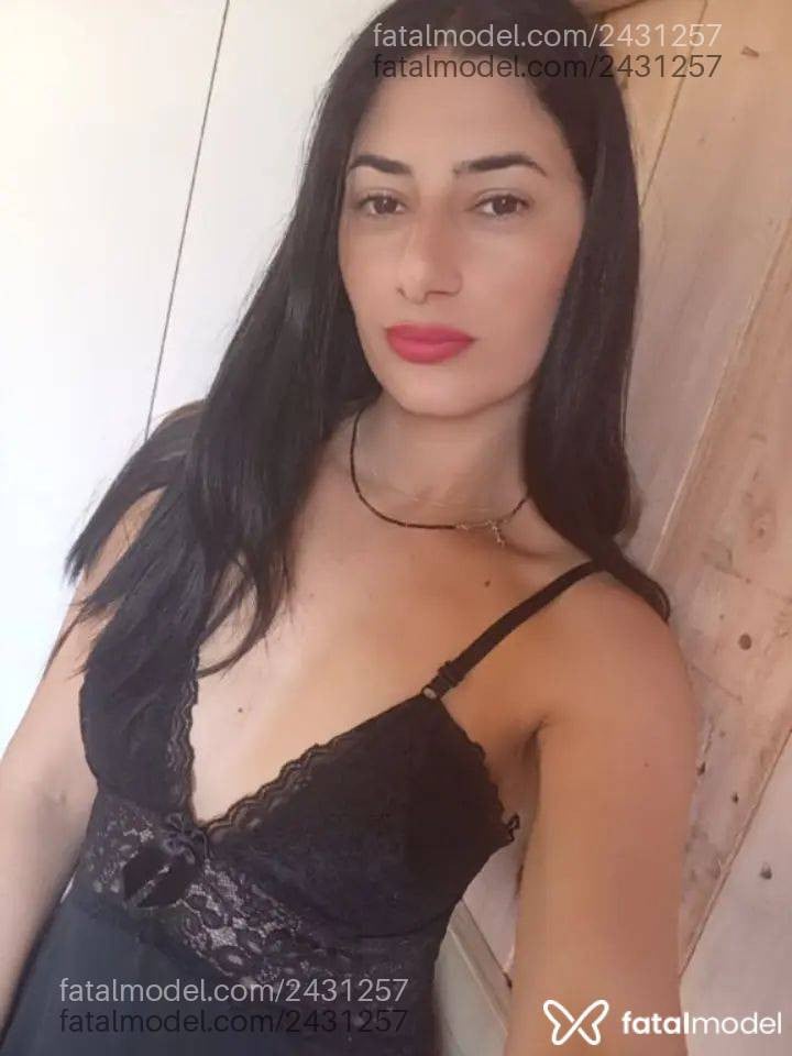 Acompanhante mulher morena (o) de olhos castanhos - Larissa Gouvêia