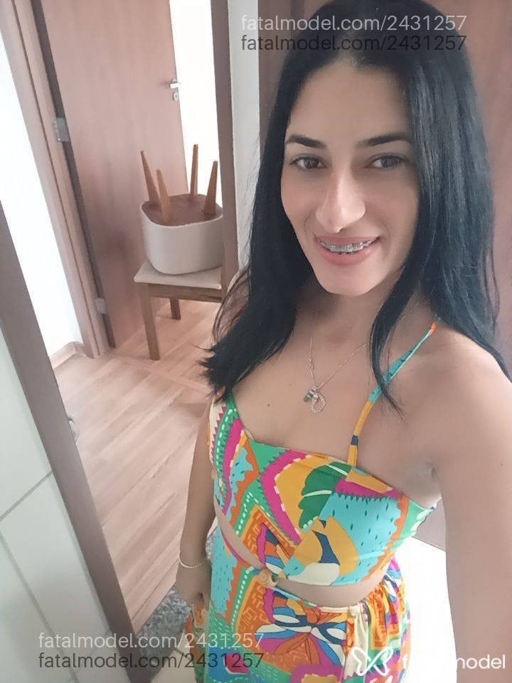 Acompanhante mulher morena (o) de olhos castanhos em Rio Verde - Larissa Gouvêia