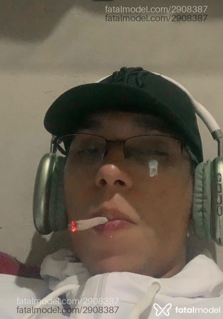 Acompanhante homem morena (o) de olhos pretos em Fortaleza Acompanhante homem morena (o) de olhos pretos em Fortaleza - Breno Dias
