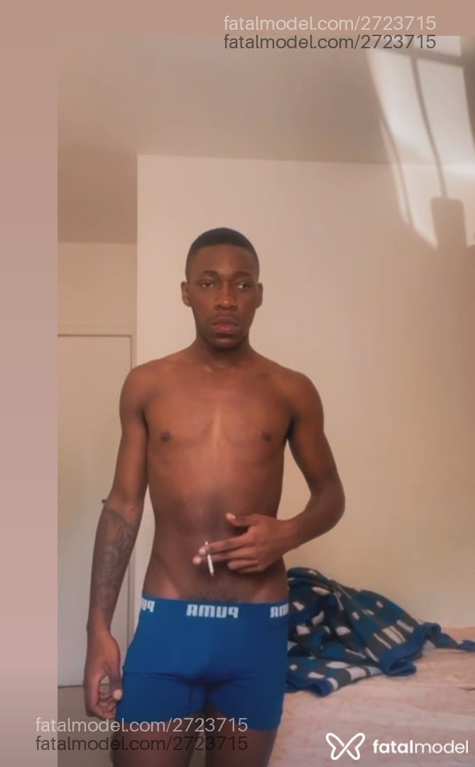 Acompanhante homem morena (o) de olhos pretos em São Paulo - Victor