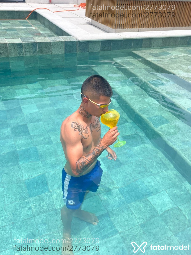 Acompanhante homem com cabelo castanho de olhos castanhos em São Paulo Acompanhante homem com cabelo castanho de olhos castanhos em São Paulo - Gabriel
