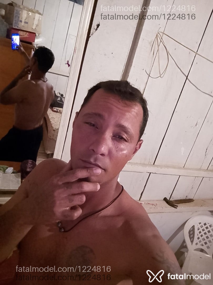 Acompanhante homem morena (o) de olhos mel em Cerejeiras Acompanhante homem morena (o) de olhos mel em Cerejeiras - Wellington