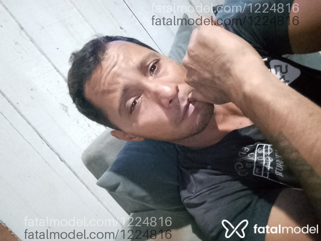 Acompanhante homem morena (o) de olhos mel em Cerejeiras Acompanhante homem morena (o) de olhos mel em Cerejeiras - Wellington