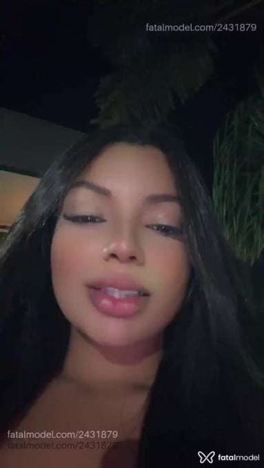 Acompanhante mulher com cabelo castanho de olhos pretos - Julia Acompanhante mulher com cabelo castanho de olhos pretos - Julia