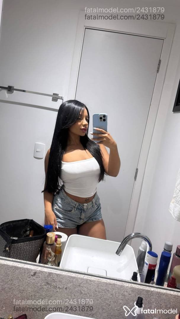 Acompanhante mulher com cabelo castanho de olhos pretos - Julia