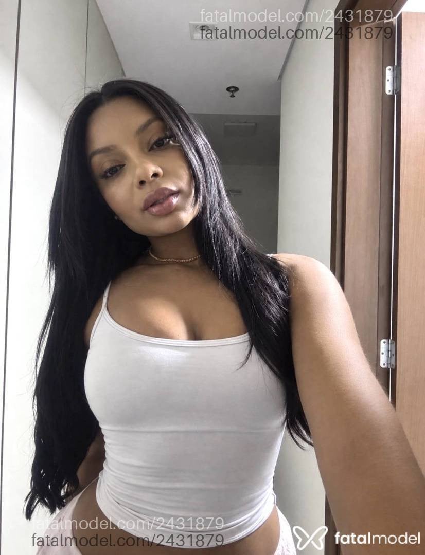 Acompanhante mulher com cabelo castanho de olhos pretos - Julia