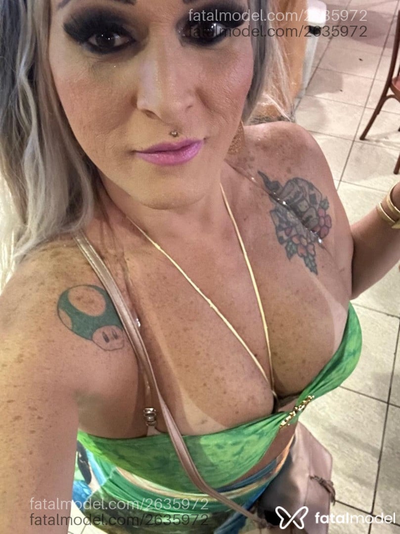 Acompanhante mulher trans loira (o) de olhos mel em Petrópolis - Bruna Crystal