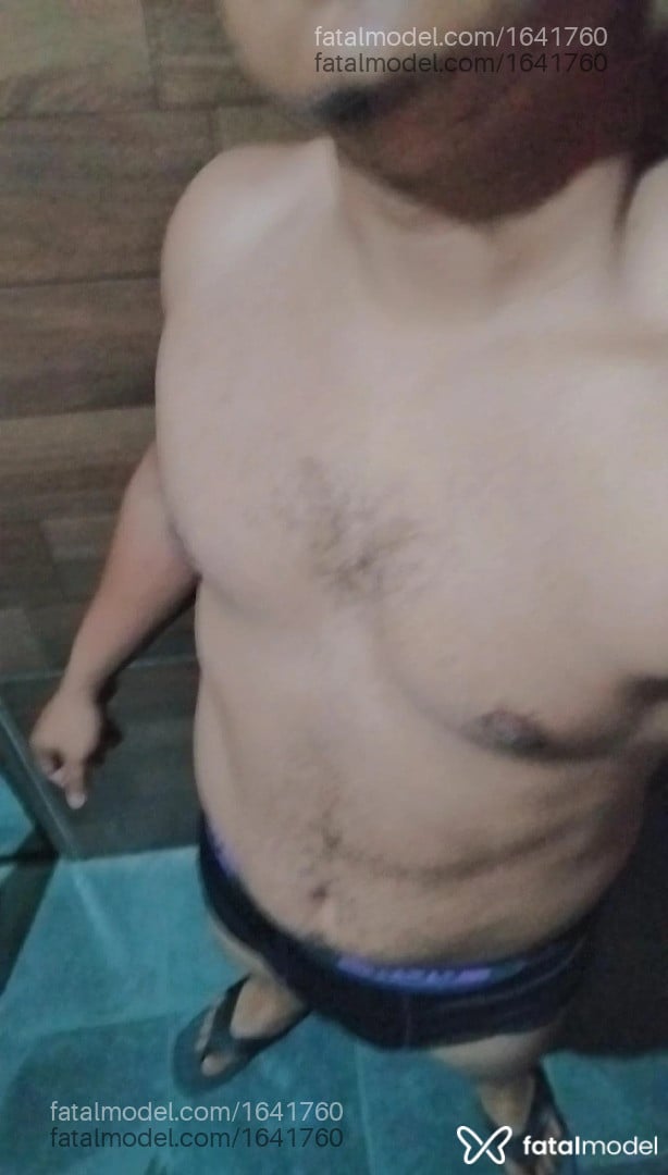 Acompanhante homem morena (o) de olhos castanhos em Rio de Janeiro - Douglas