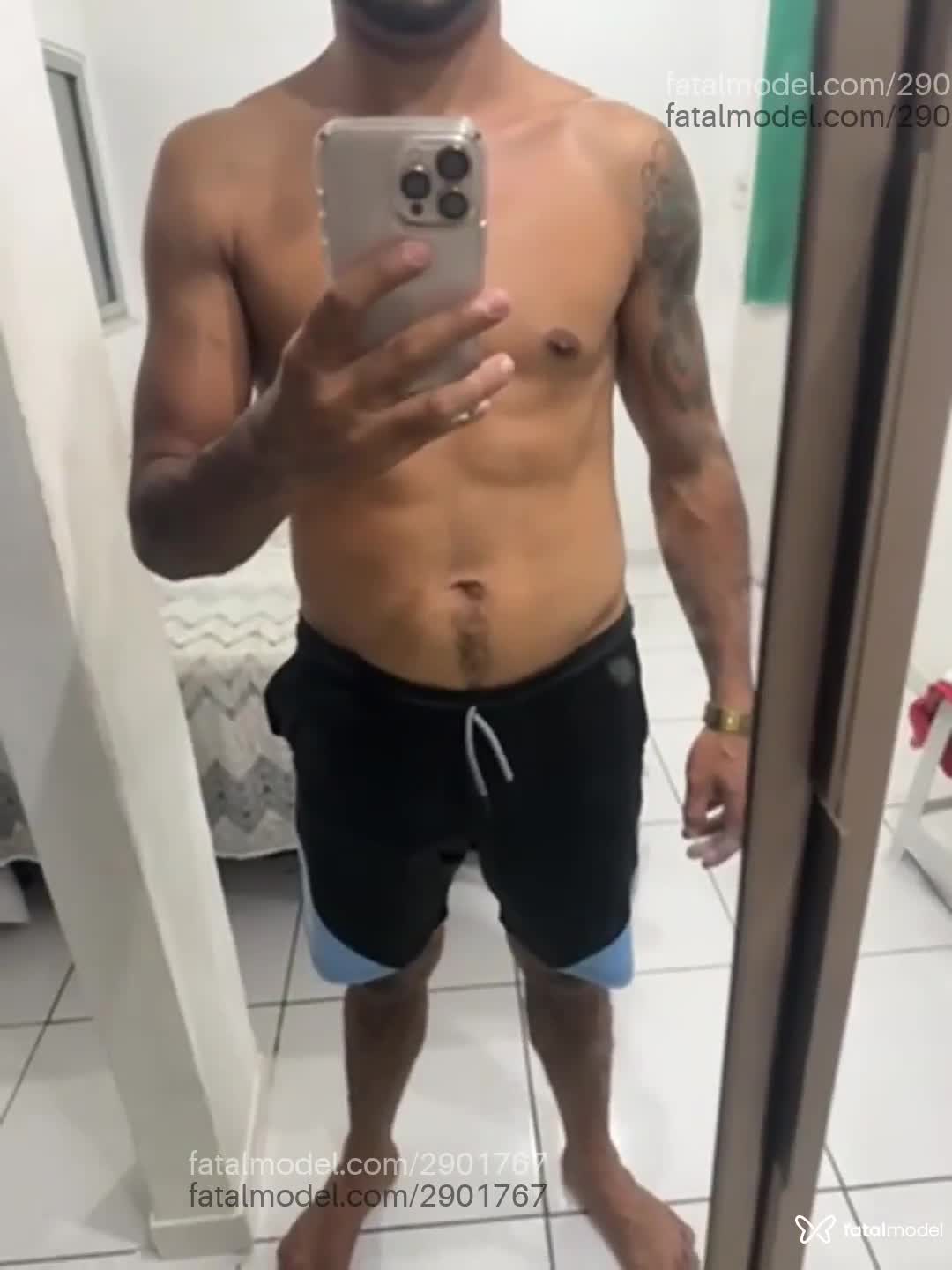 Acompanhante homem morena (o) de olhos castanhos em Rio de Janeiro Acompanhante homem morena (o) de olhos castanhos em Rio de Janeiro - Heitor