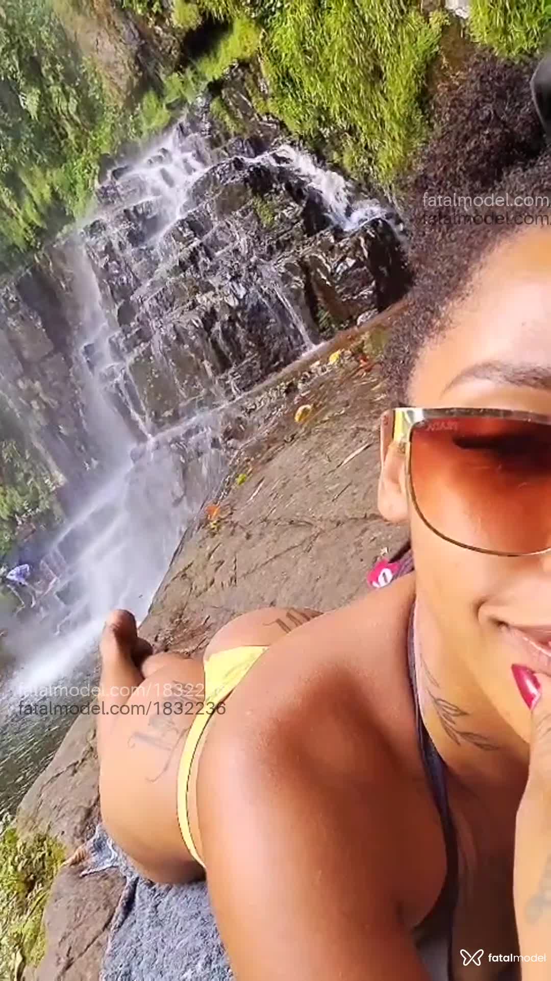 Acompanhante mulher com cabelo colorido de olhos pretos em Barra do Garças Acompanhante mulher com cabelo colorido de olhos pretos em Barra do Garças - Perola
