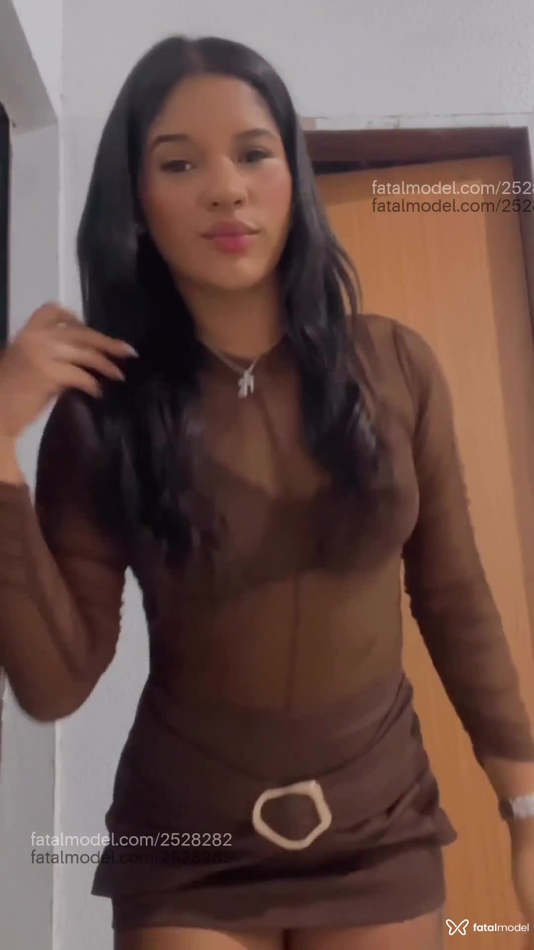 Acompanhante mulher com cabelo castanho de olhos castanhos em Maceió - Mirele