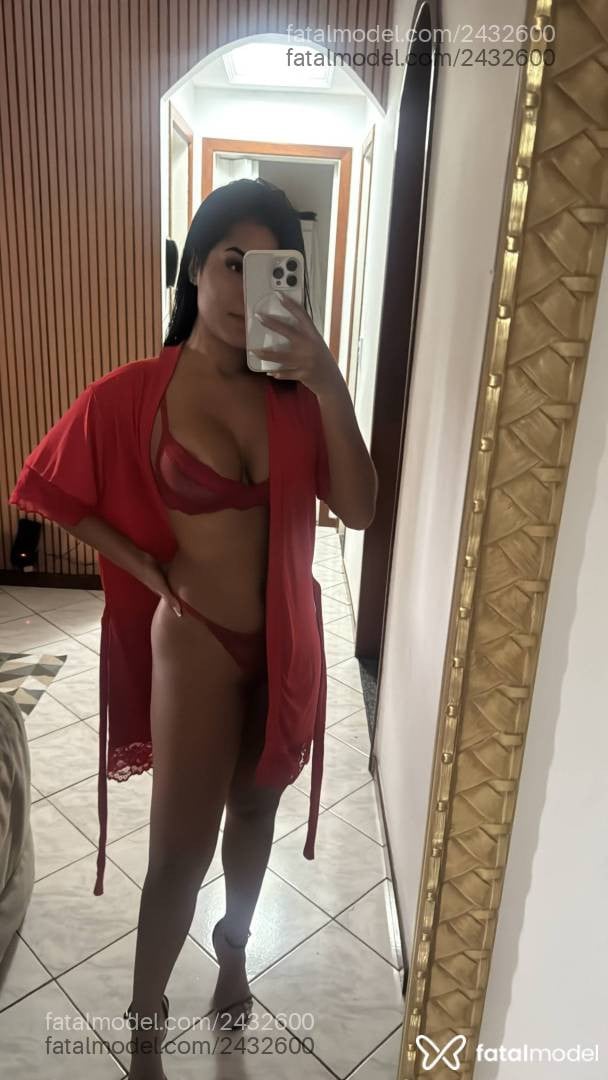 Acompanhante mulher morena (o) de olhos pretos - Liz Castro