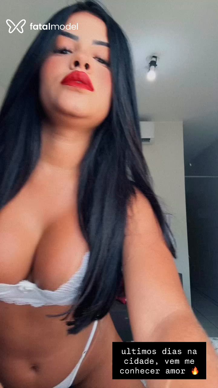 Acompanhante mulher morena (o) de olhos pretos - Liz Castro