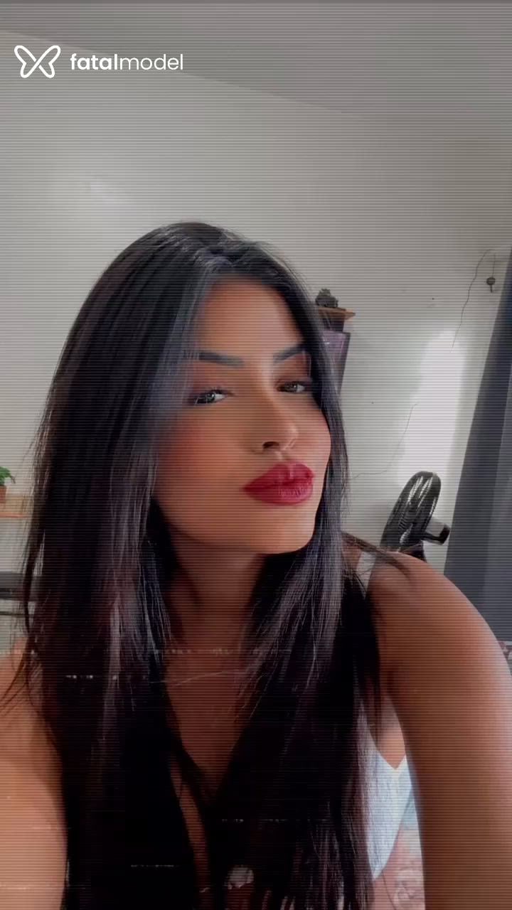 Acompanhante mulher morena (o) de olhos pretos - Liz Castro