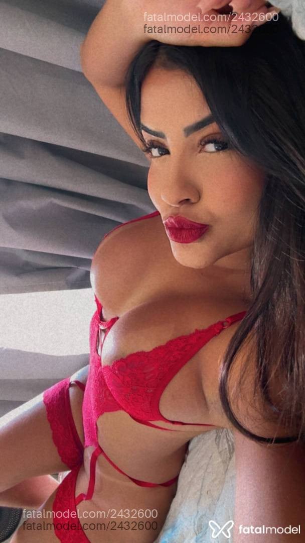 Acompanhante mulher morena (o) de olhos pretos - Liz Castro