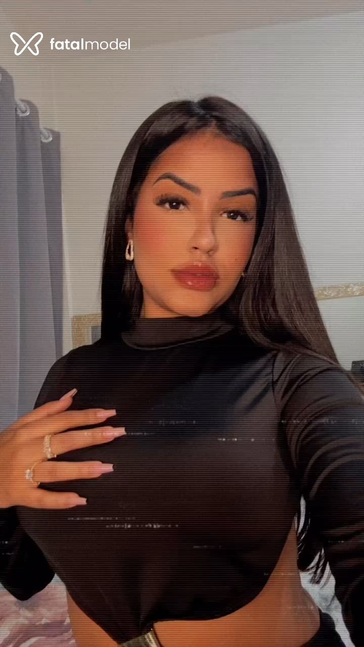 Acompanhante mulher morena (o) de olhos pretos - Liz Castro