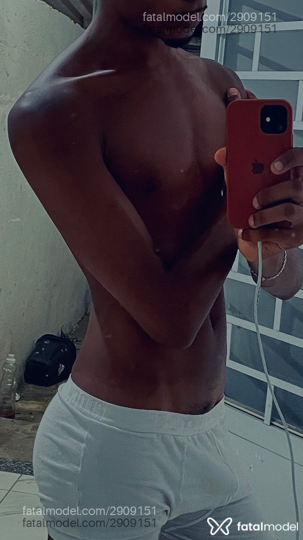 Acompanhante homem morena (o) de olhos castanhos em Rio de Janeiro Acompanhante homem morena (o) de olhos castanhos em Rio de Janeiro - Arthur