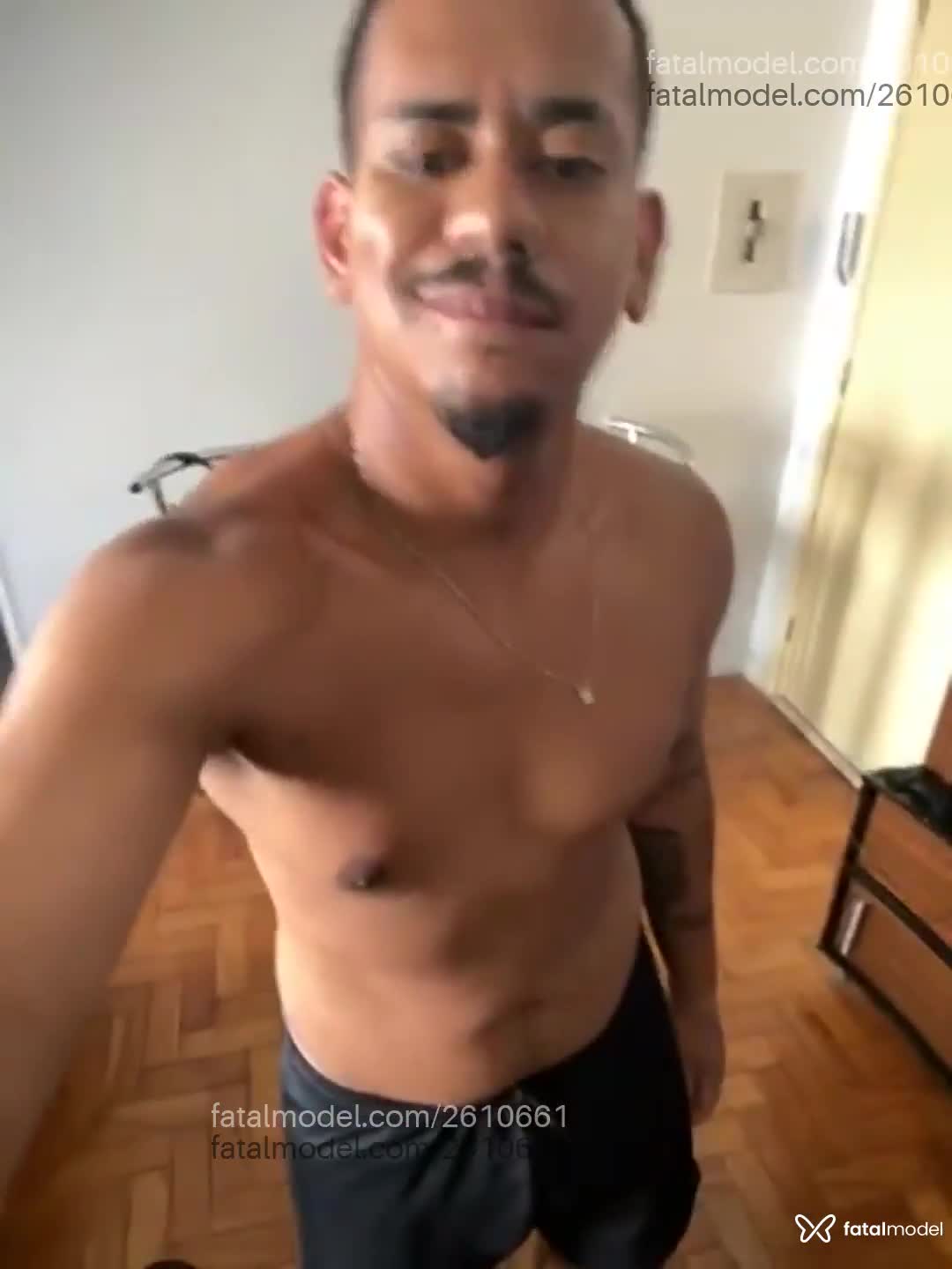 Acompanhante homem morena (o) de olhos pretos em Porto Alegre - Carvalho