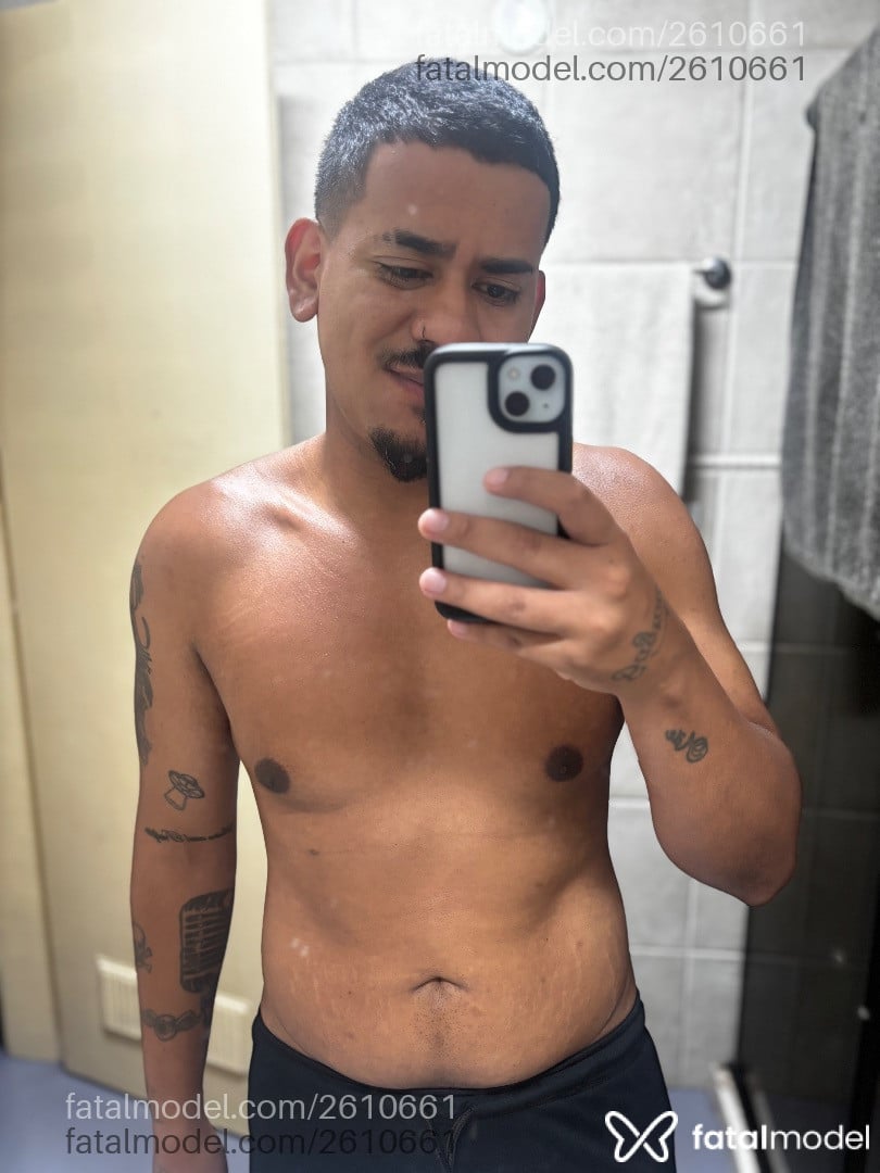 Acompanhante homem morena (o) de olhos pretos em Porto Alegre - Carvalho