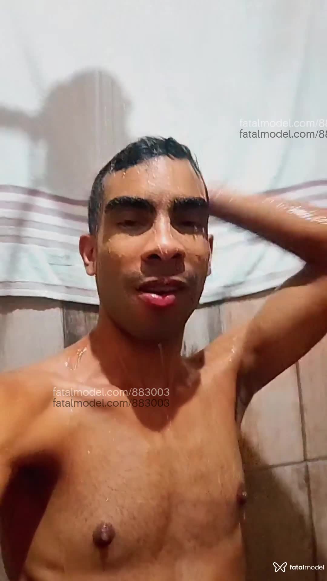 Acompanhante não-binário morena (o) de olhos pretos em Passos - Rafael