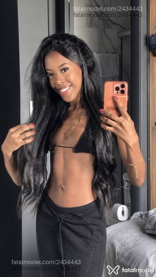 Acompanhante mulher morena (o) de olhos pretos em São Paulo - Malu