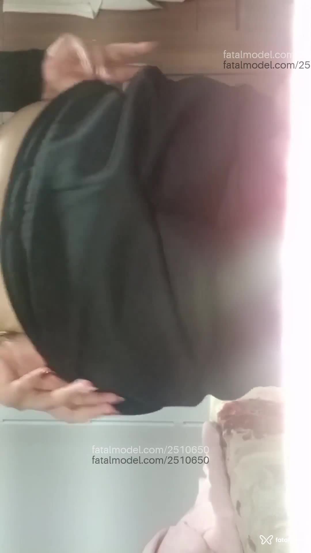 Acompanhante mulher com cabelo castanho de olhos castanhos em Virtual - Garotacoelho