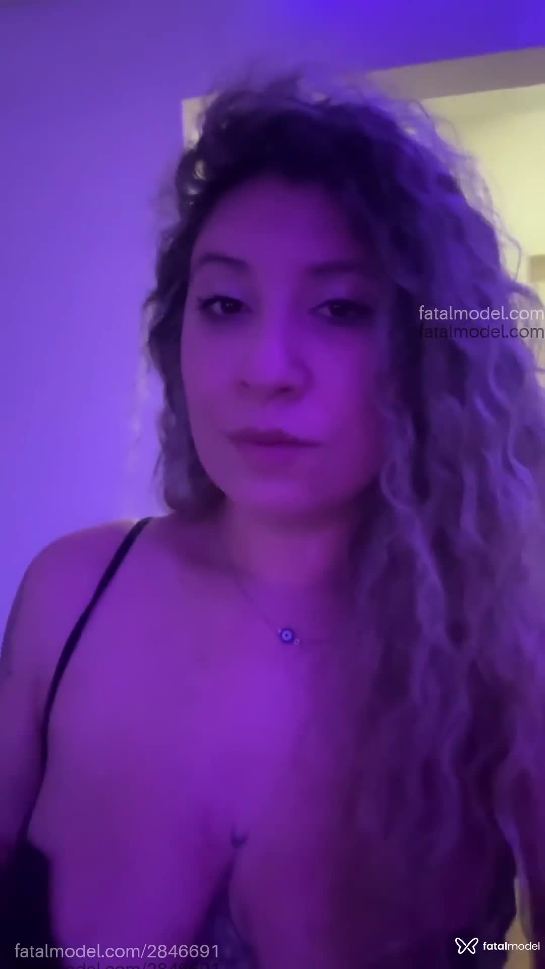 Acompanhante mulher loira (o) de olhos castanhos em Lages Acompanhante mulher loira (o) de olhos castanhos em Lages - Hotsol