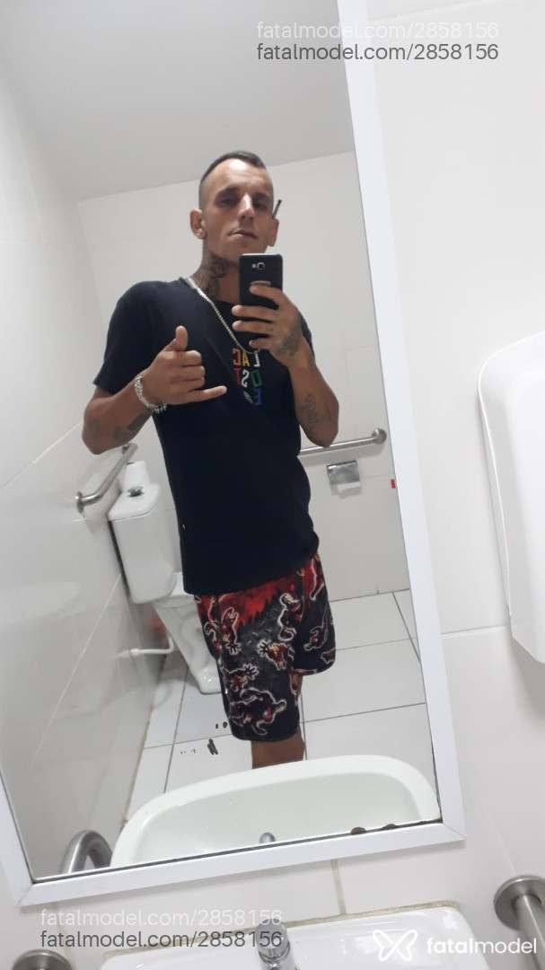 Acompanhante homem com cabelo castanho de olhos castanhos em Santos - Henry