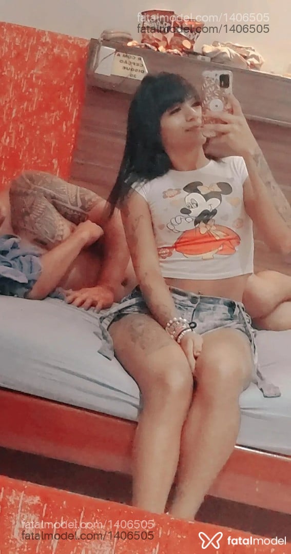 Acompanhante travesti morena (o) de olhos castanhos em Tailândia - Taina