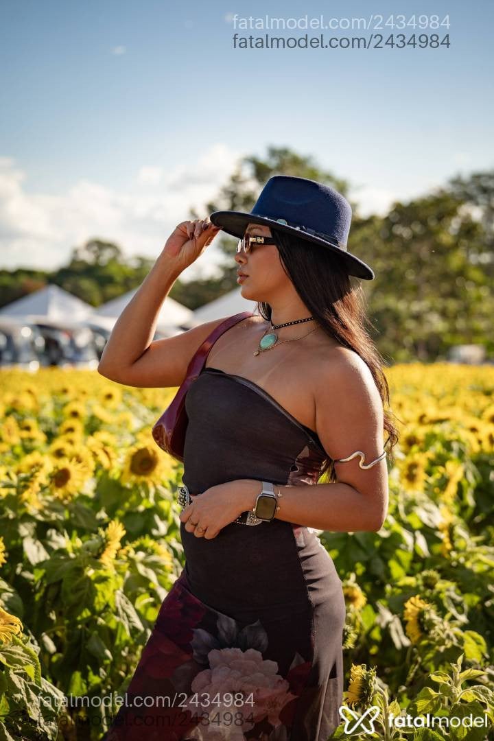 Acompanhante mulher com cabelo castanho de olhos castanhos em Ji-Paraná - Alicia