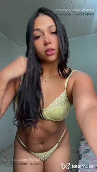 Acompanhante mulher com cabelo castanho de olhos castanhos em Ji-Paraná - Alicia
