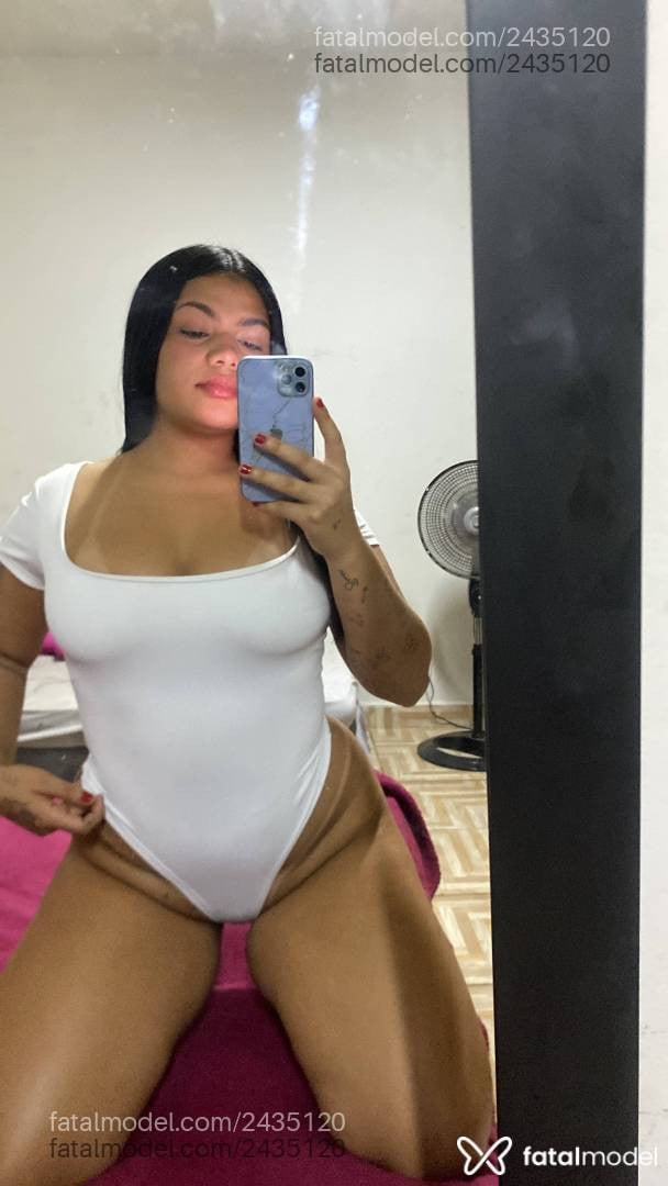 Acompanhante mulher morena (o) de olhos castanhos - Rosa
