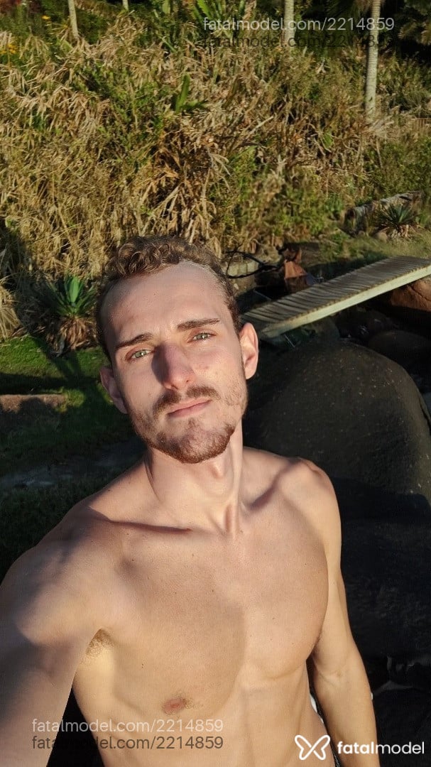 Acompanhante homem loira (o) de olhos verdes em Florianópolis - Matheus