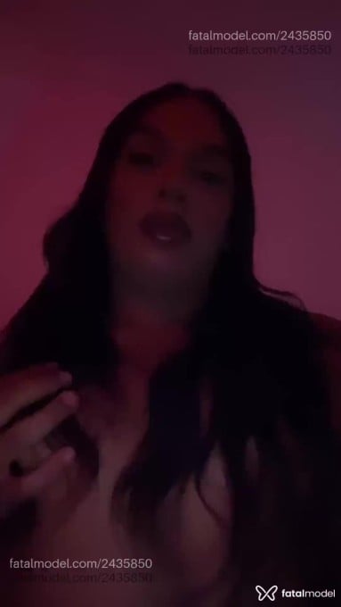 Acompanhante mulher trans com cabelo castanho de olhos castanhos em Serra Talhada - Gabriela Angell