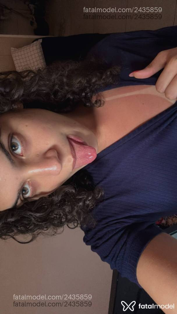 Acompanhante mulher trans com cabelo castanho de olhos verdes - Gabizinha Acompanhante mulher trans com cabelo castanho de olhos verdes - Gabizinha