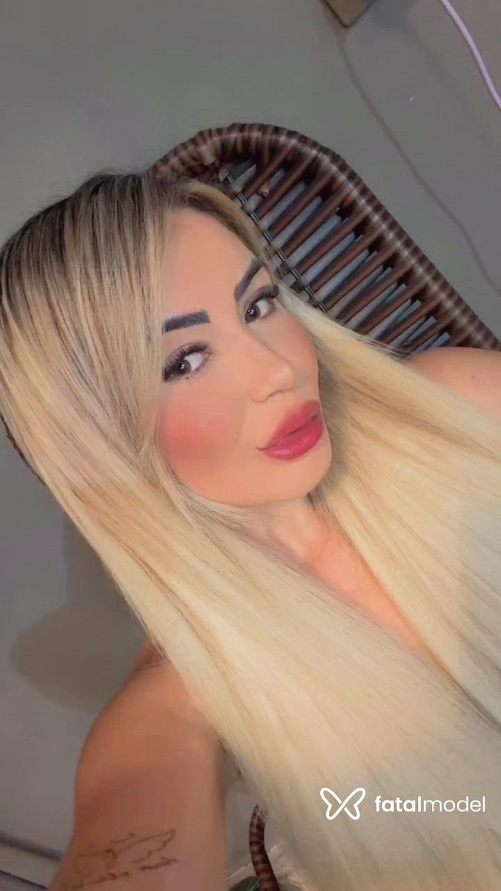 Acompanhante mulher loira (o) de olhos mel - Nathallya Silva