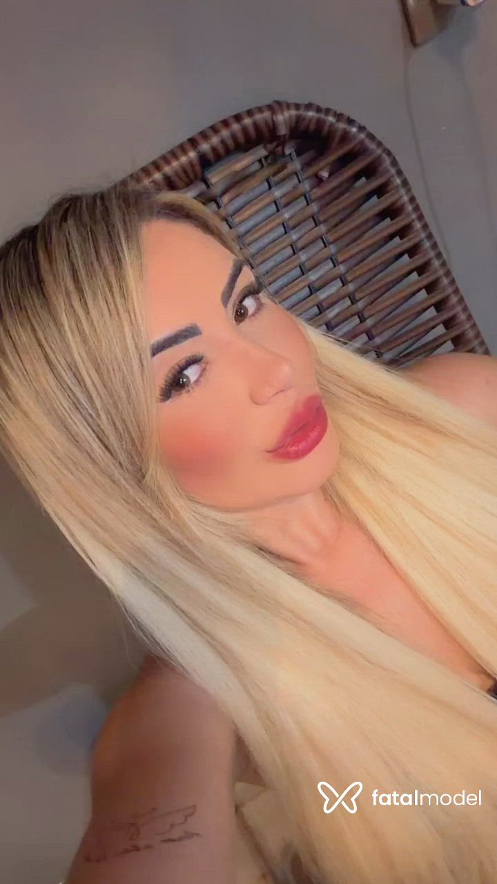 Acompanhante mulher loira (o) de olhos mel - Nathallya Silva