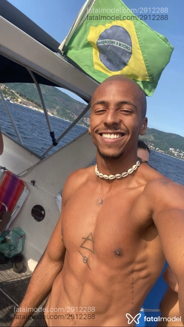 Acompanhante homem sem cabelo de olhos castanhos em Rio de Janeiro - Marcio