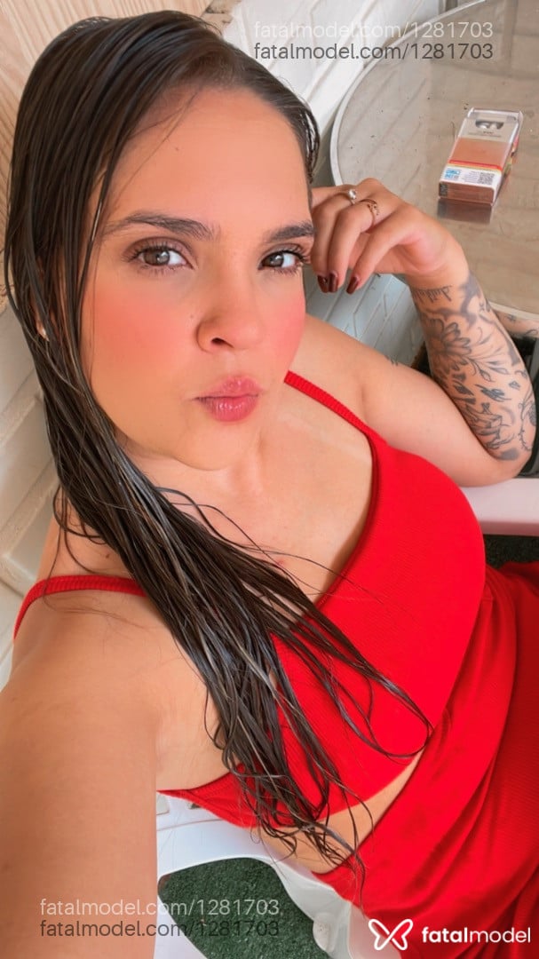 Acompanhante mulher com cabelo castanho de olhos castanhos em Porto Alegre - Bia Araujo