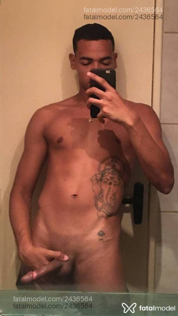 Acompanhante homem com cabelo castanho de olhos castanhos em Brasília - Felipe
