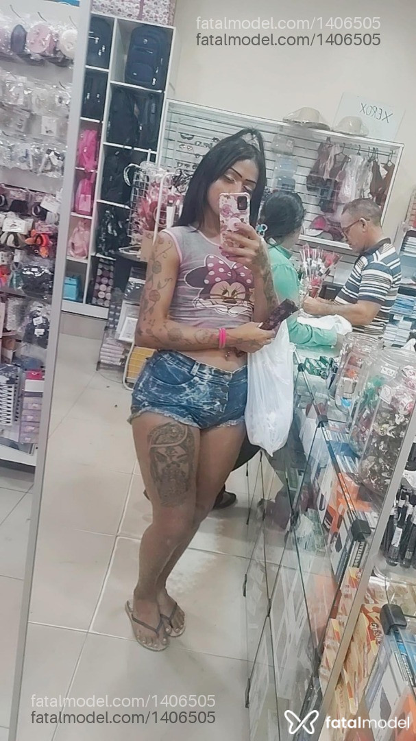 Acompanhante travesti morena (o) de olhos castanhos em Tailândia - Taina