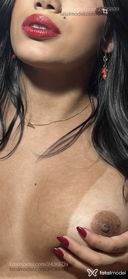 Acompanhante mulher morena (o) de olhos castanhos - Sofia