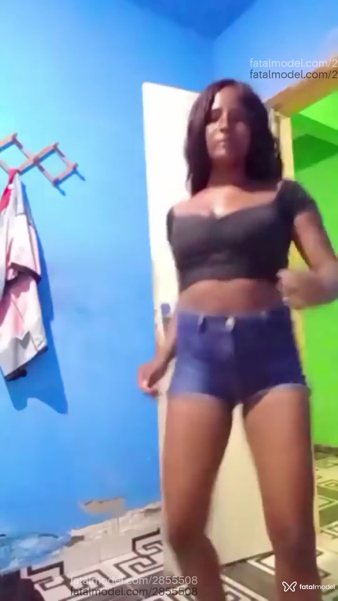 Acompanhante mulher com cabelo castanho de olhos pretos em Virtual - Gaby