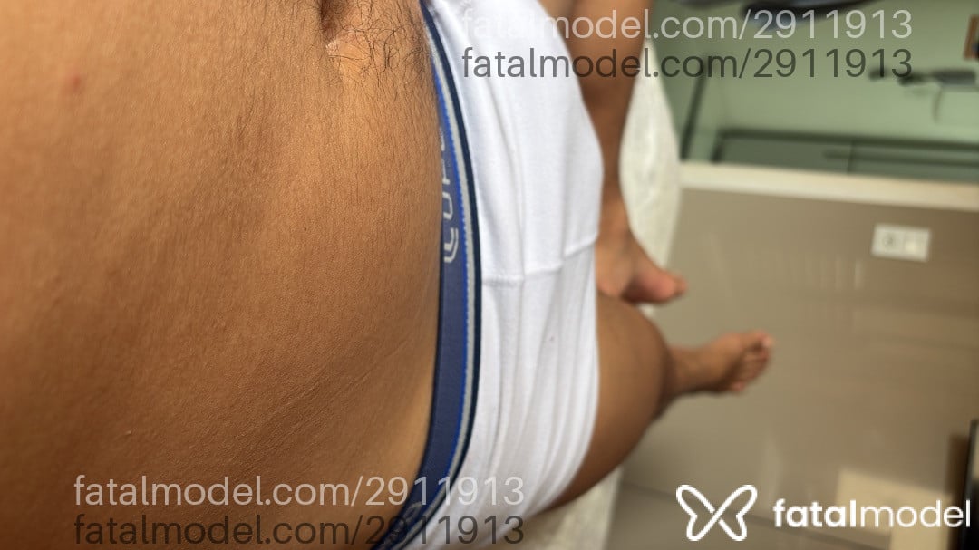 Acompanhante homem com cabelo castanho de olhos castanhos em Rio de Janeiro Acompanhante homem com cabelo castanho de olhos castanhos em Rio de Janeiro - Marks
