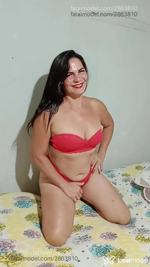 Acompanhante mulher com cabelo castanho de olhos mel em Monte Carmelo - Sonia