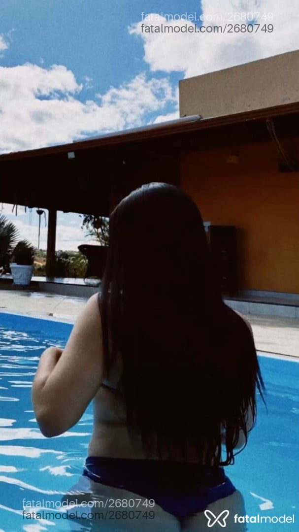 Acompanhante mulher com cabelo castanho de olhos mel - Camila Silva