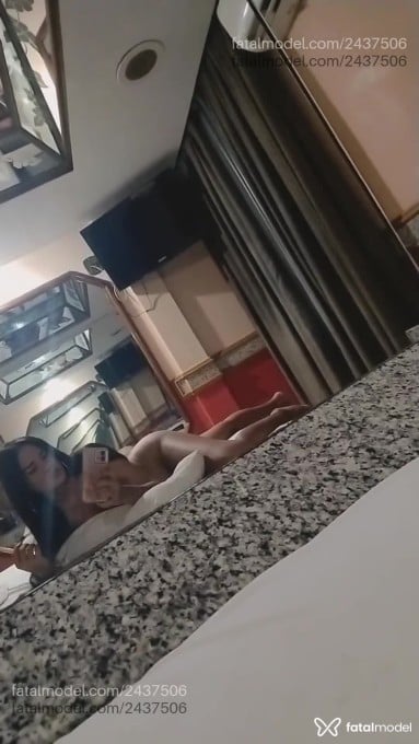 Acompanhante mulher trans com cabelo castanho de olhos castanhos - Crystal