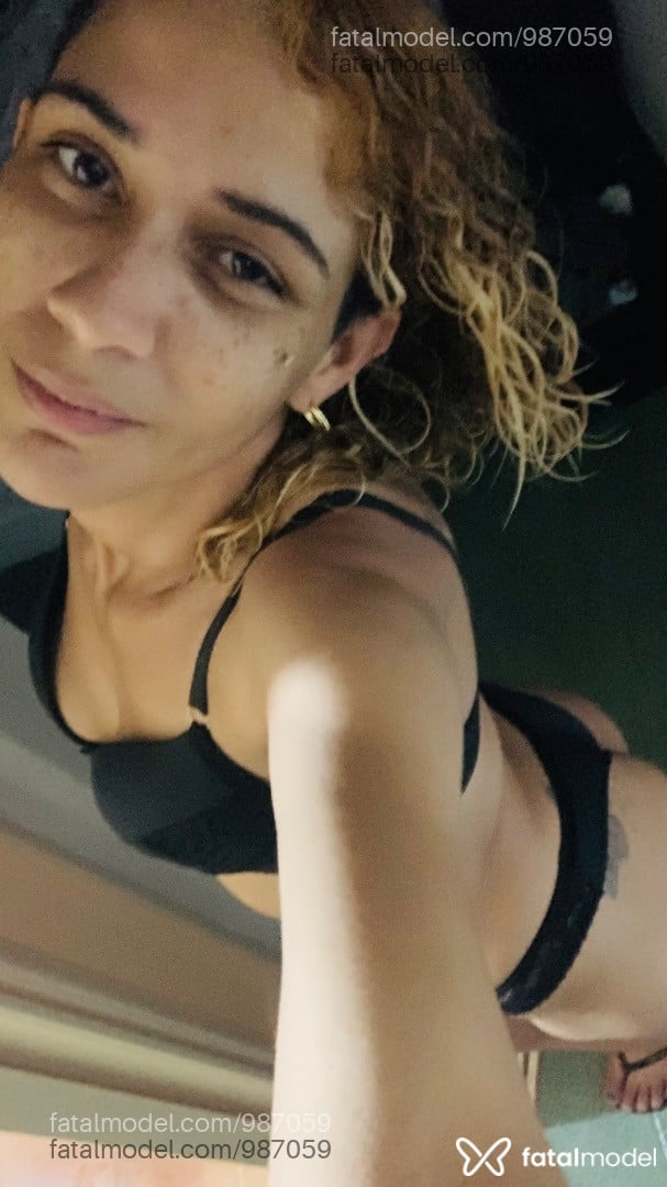 Acompanhante mulher loira (o) de olhos castanhos em São Sebastião - Carol Diniz
